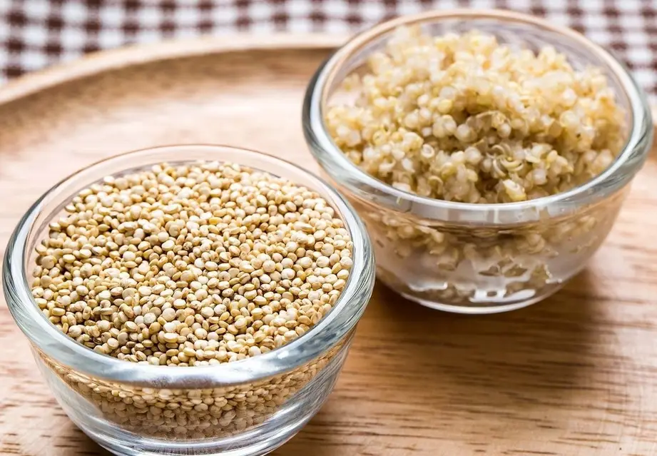 фото: кіноа в посудині – корисні крупи