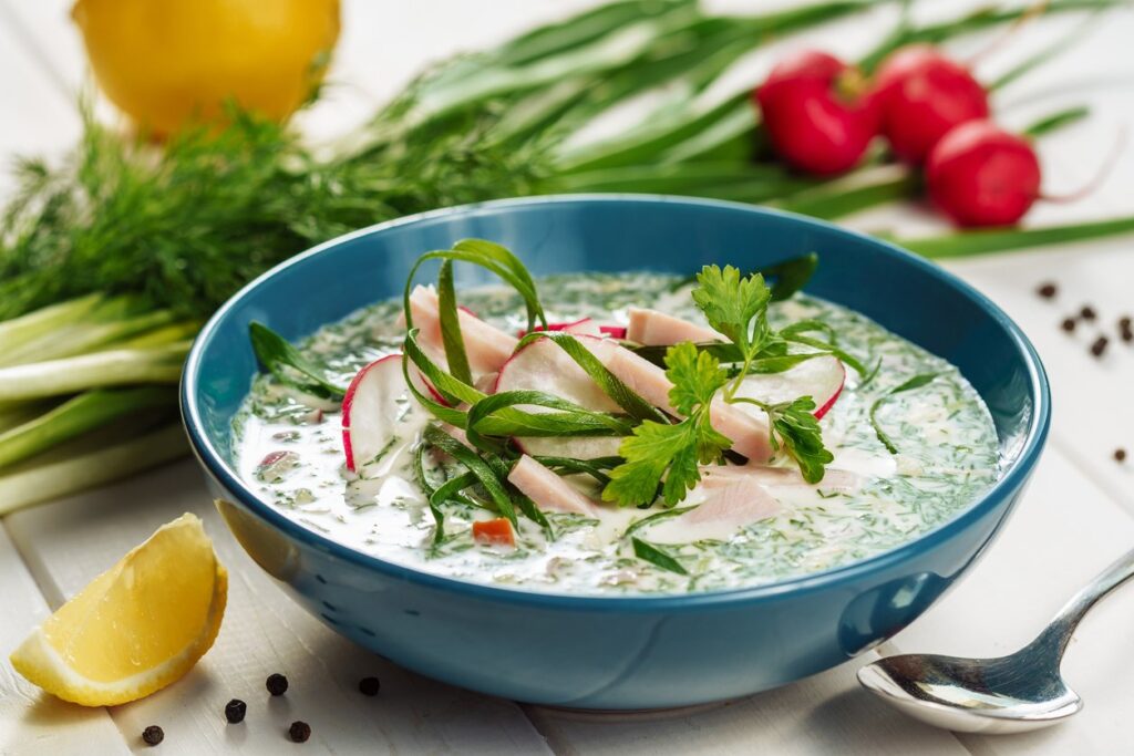 фото: суп у тарілці - рецепти холодних супів