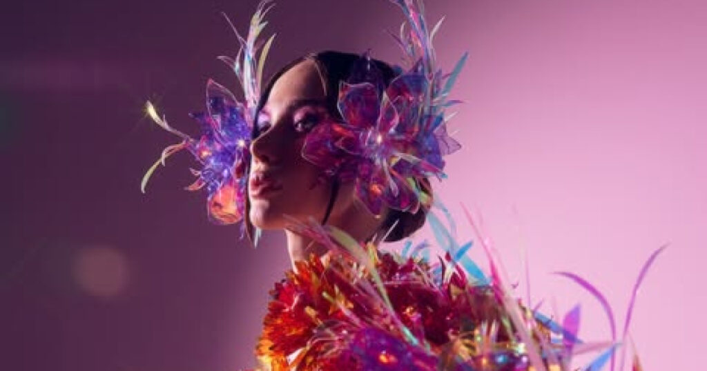 фото: девушка в экокостюме – Miss Eco International