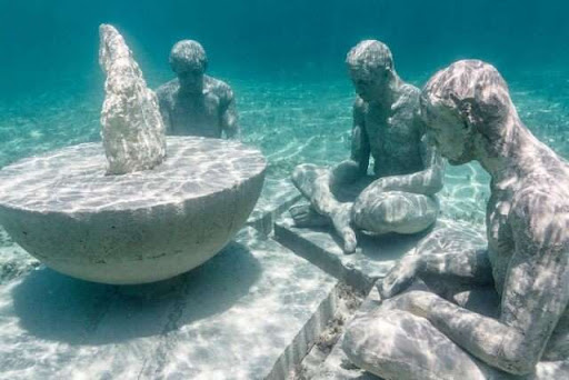 фото: подводные скульптуры в музее в Мексике – неочевидные музеи