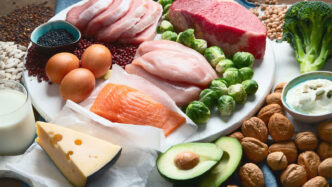 фото: мʼясо, риба, яйця – продукти, які містять холін