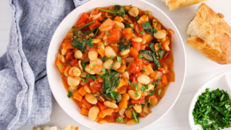 фото: квасоля з овочами – теплі страви для осені