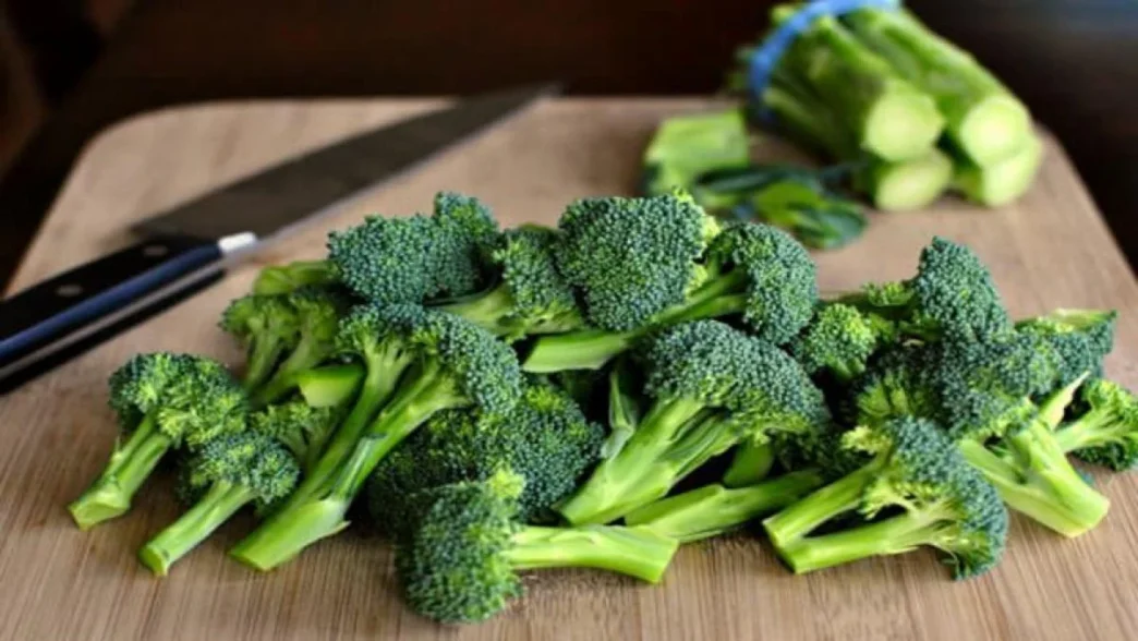 фото: броколі на столі – користь броколі