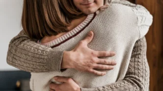 фото: обійми — міжнародний день обіймів 21 січня