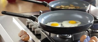 фото: яєчня на сковорідці - як правильно користуватись сковорідкою