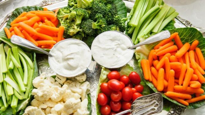 Фото: тарілка сезонних овочів — приклад корисних зимових продуктів для підтримки імунітету та мікроелементів